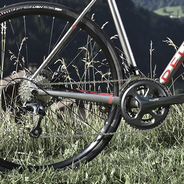 Picture R02 Gravel Tiagra Shimano drivetrain