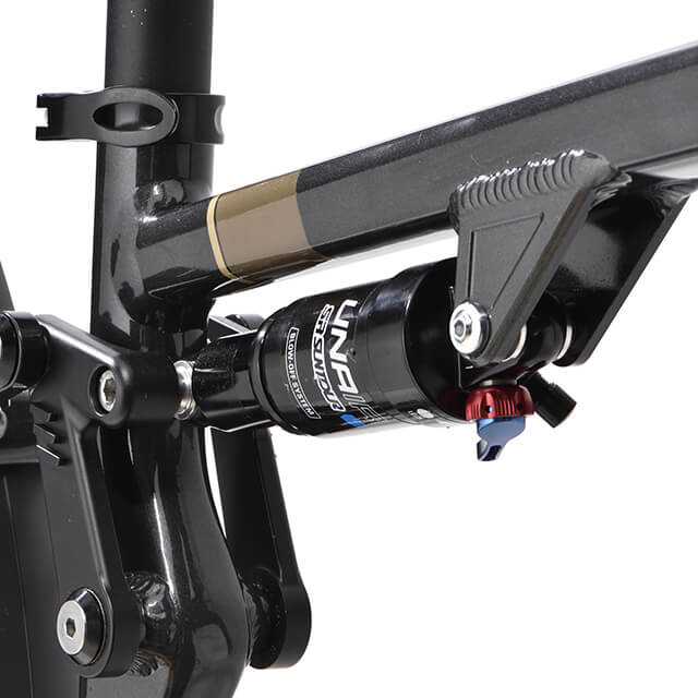 Focus on Suntour Unair suspension of the eT01 FS Touring Powertube Peugeot bike